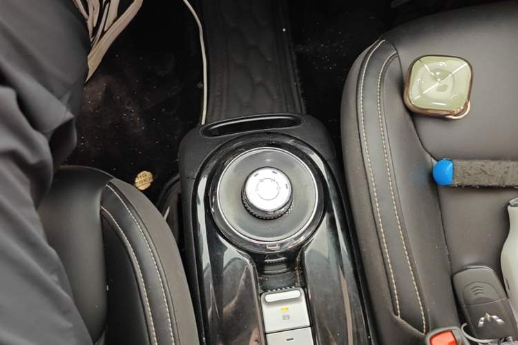 Used Wuling Bingo 2023 333 km Lingxi Connected Version Gear Lever