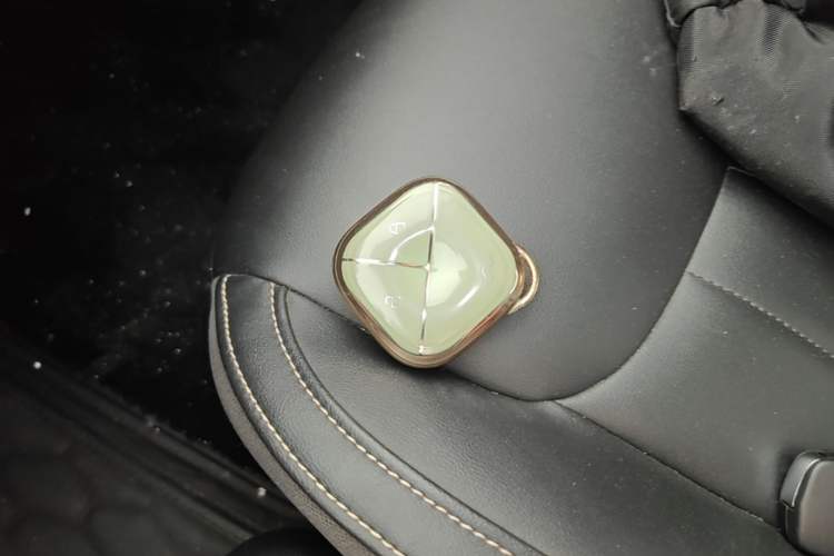 Used Wuling Bingo 2023 333 km Lingxi Connected Version Interior 1