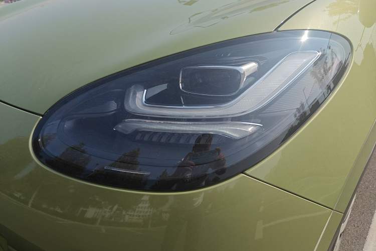 Used Wuling Bingo 2023 333 km Lingxi Connected Version Left Front Headlight