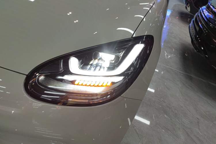 Used Wuling Bingo 2023 333 km Lingxi Connected+ Version Left Front Headlight