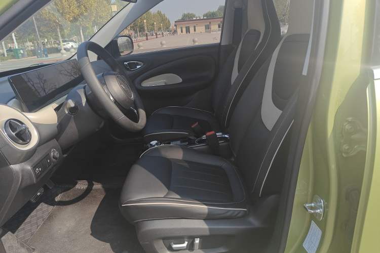 Used Wuling Bingo 2023 333 km Lingxi Connected Version Left Front Seat