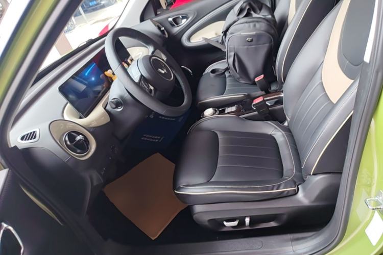 Used Wuling Bingo 2023 333 km Lingxi Connected Version Left Front Seat