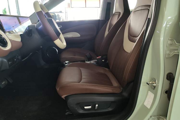 Used Wuling Bingo 2023 410 km Lingxi Deluxe Edition Left Front Seat