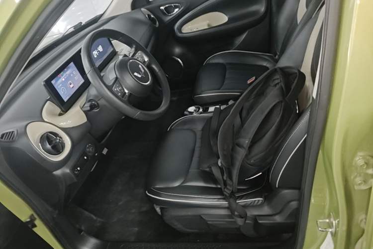 Used Wuling Bingo 2023 333 km Enjoyment Version Left Front Seat