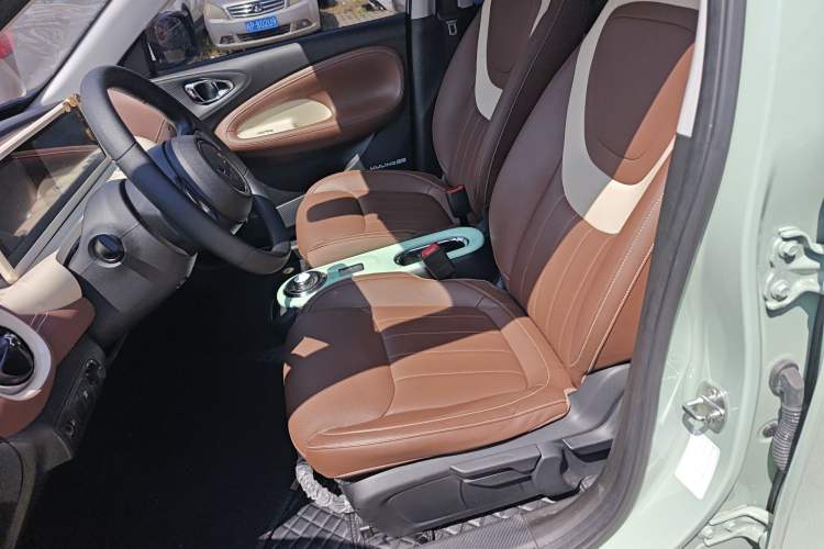 Used Wuling Bingo 2023 333 km Enjoyment Version Left Front Seat