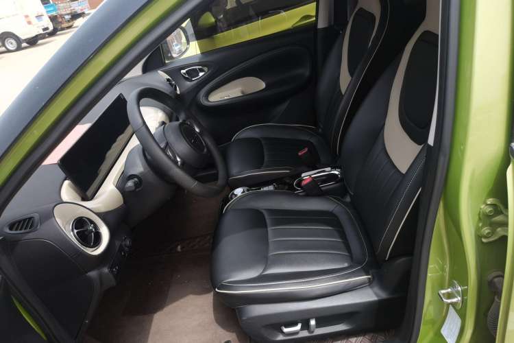 Used Wuling Bingo 2023 333 km Lingxi Connected Version Left Front Seat