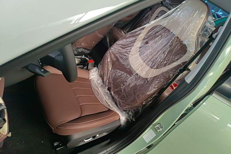 Used Wuling Bingo 2023 410 km Lingxi Deluxe Edition Left Front Seat