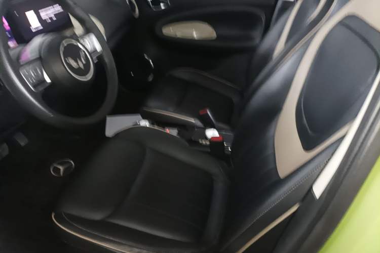 Used Wuling Bingo 2023 333 km Lingxi Connected+ Version Left Front Seat