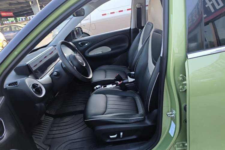 Used Wuling Bingo 2023 333 km Lingxi Connected+ Version Left Front Seat