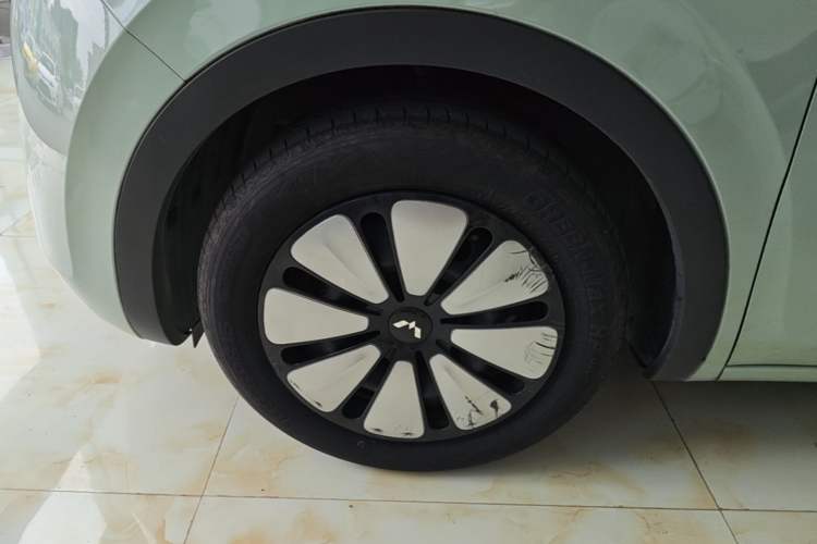 Used Wuling Bingo 2023 410 km Lingxi Deluxe Edition Left Front Wheel Hub