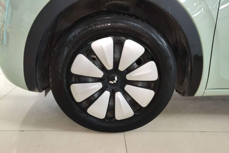 Used Wuling Bingo 2023 410 km Lingxi Deluxe Edition Left Front Wheel Hub