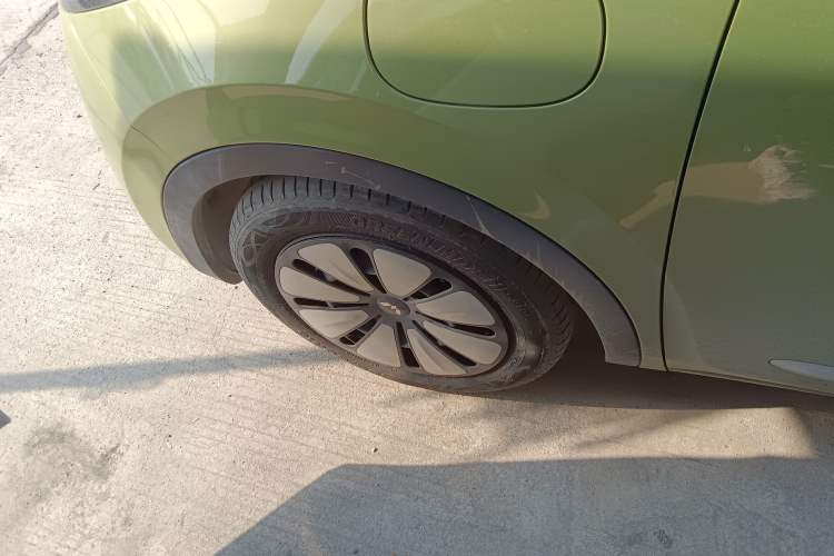 Used Wuling Bingo 2023 333 km Lingxi Connected Version Left Front Wheel Hub