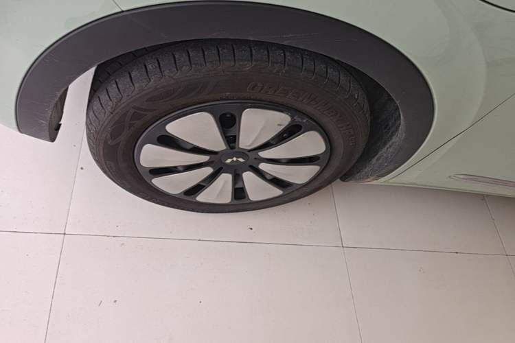 Used Wuling Bingo 2023 333 km Enjoyment Version Left Front Wheel Hub