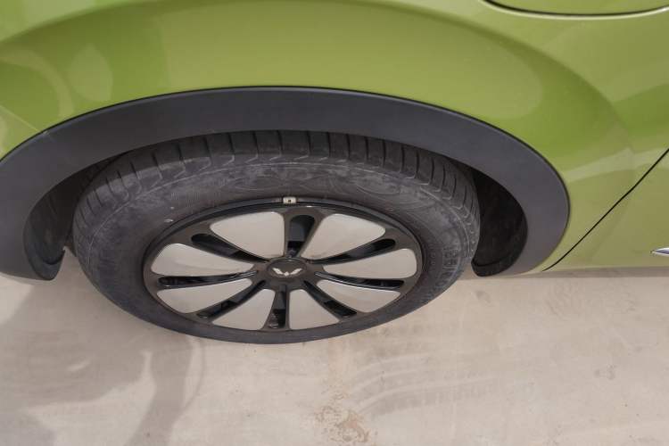 Used Wuling Bingo 2023 333 km Lingxi Connected Version Left Front Wheel Hub