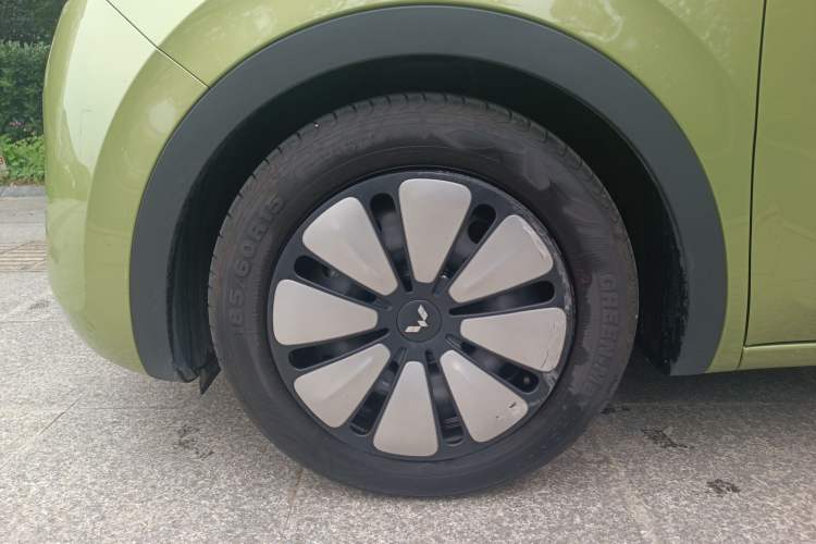 Used Wuling Bingo 2023 333 km Enjoyment Version Left Front Wheel Hub