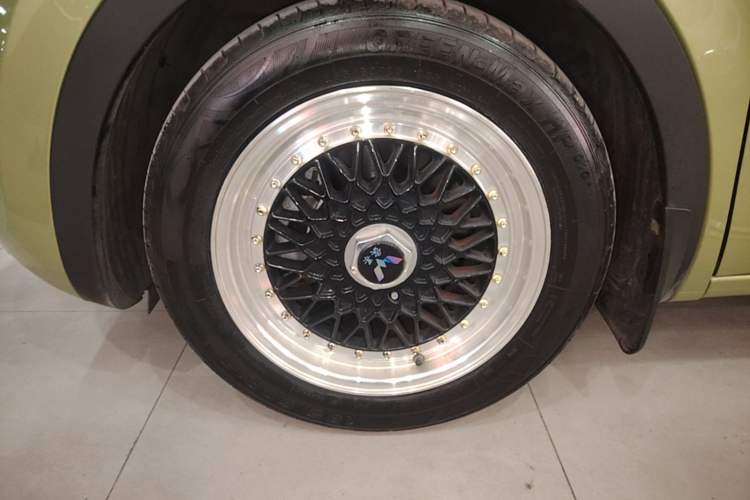 Used Wuling Bingo 2023 333 km Enjoyment Version Left Front Wheel Hub