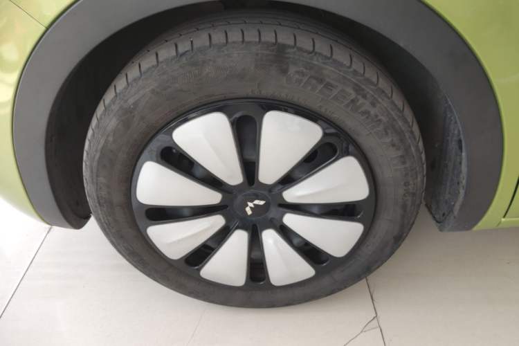 Used Wuling Bingo 2023 333 km Enjoyment Version Left Front Wheel Hub