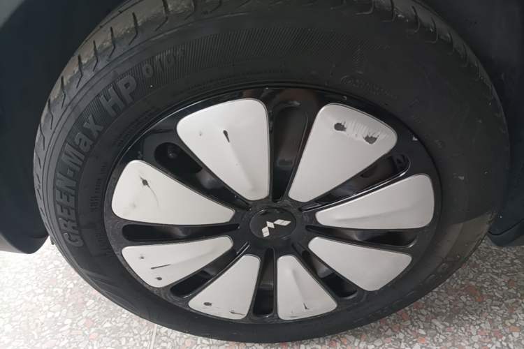 Used Wuling Bingo 2023 333 km Lingxi Connected Version Left Front Wheel Hub