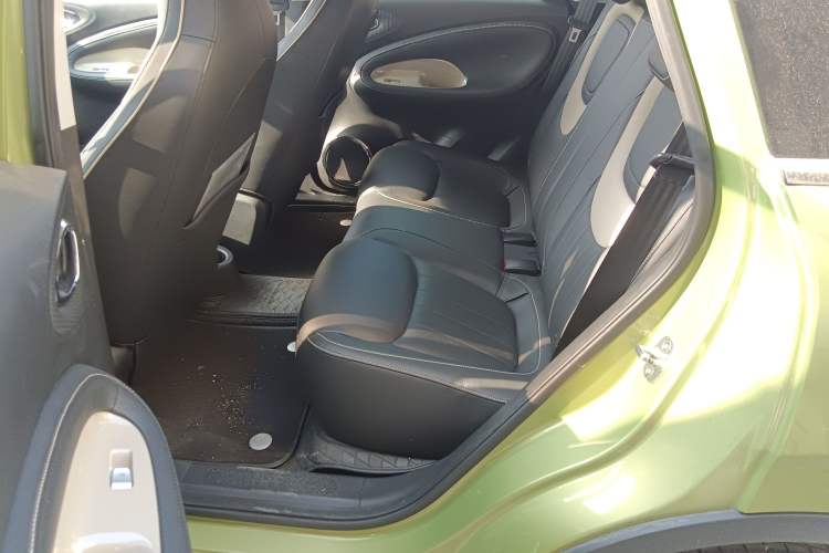 Used Wuling Bingo 2023 333 km Lingxi Connected Version Left Rear Seat