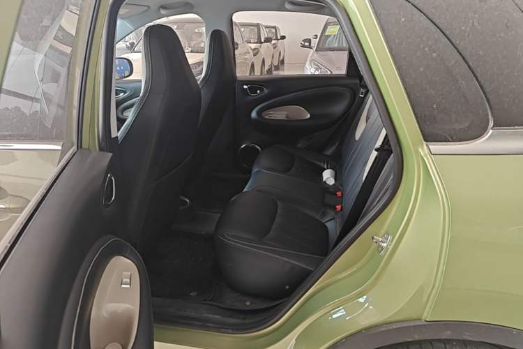 Used Wuling Bingo 2023 333 km Lingxi Connected Version Left Rear Seat