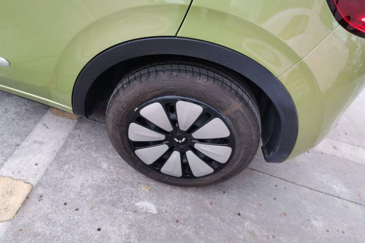 Used Wuling Bingo 2023 333 km Lingxi Connected Version Left Rear Wheel Hub