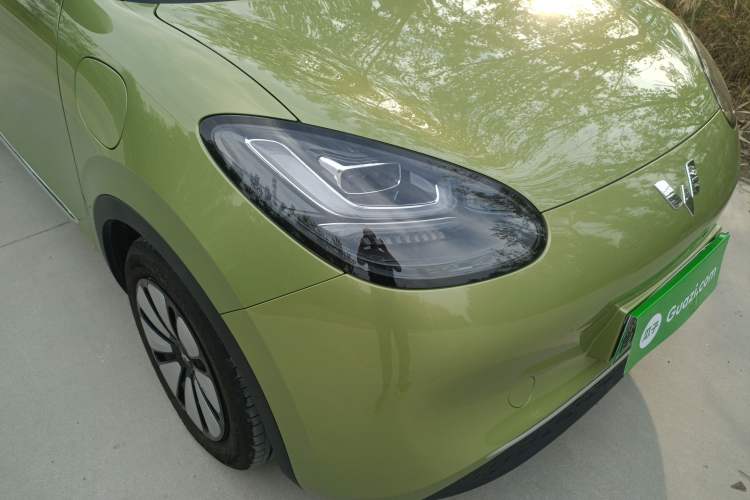 Used Wuling Bingo 2023 333 km Lingxi Connected Version Right Front Headlight