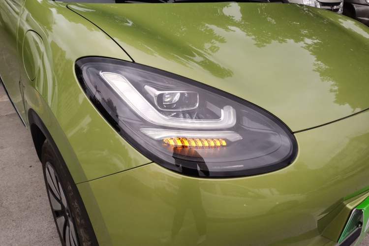Used Wuling Bingo 2023 333 km Lingxi Connected Version Right Front Headlight