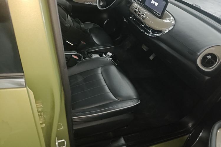 Used Wuling Bingo 2023 333 km Enjoyment Version Right Front Seat