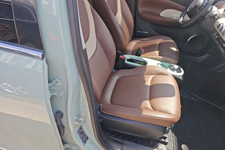 Used Wuling Bingo 2023 333 km Enjoyment Version Right Front Seat