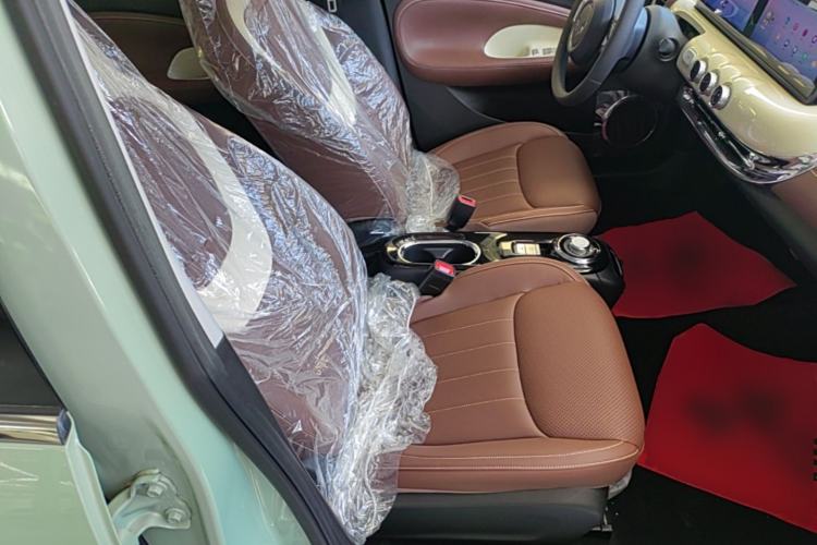 Used Wuling Bingo 2023 410 km Lingxi Deluxe Edition Right Front Seat