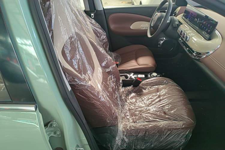 Used Wuling Bingo 2023 410 km Lingxi Deluxe Edition Right Front Seat