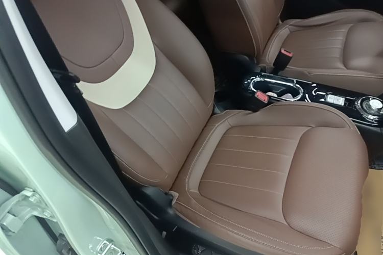 Used Wuling Bingo 2023 410 km Lingxi Deluxe Edition Right Front Seat