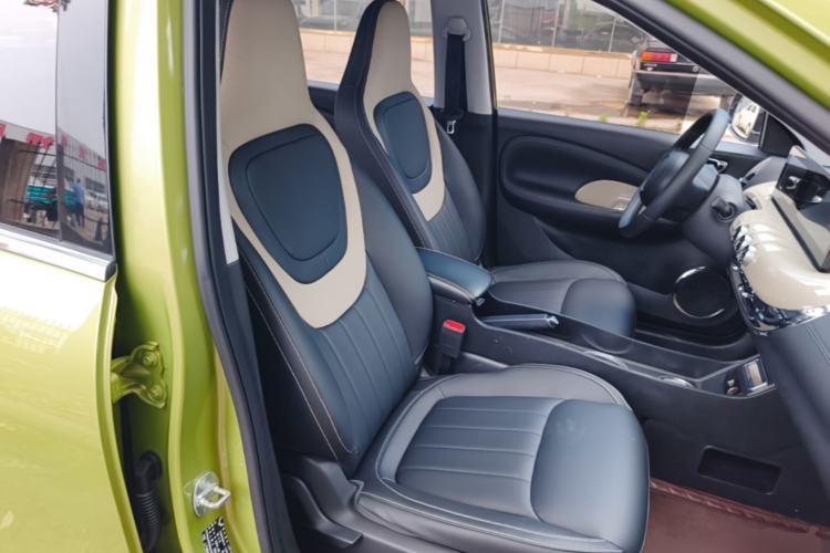 Used Wuling Bingo 2023 203km Comfort Edition Right Front Seat