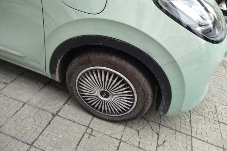 Used Wuling Bingo 2023 410 km Lingxi Deluxe Edition Right Front Wheel Hub