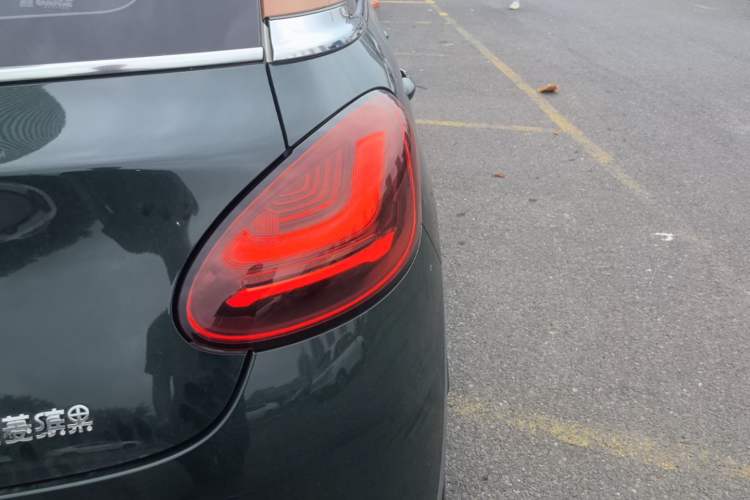 Used Wuling Bingo 2023 333 km Lingxi Connected+ Version Right Rear Taillight
