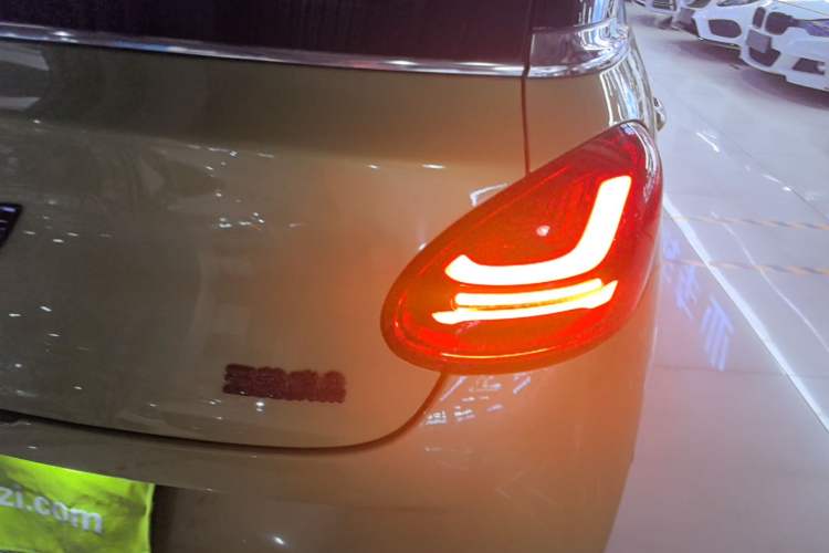 Used Wuling Bingo 2023 333 km Lingxi Connected Version Right Rear Taillight
