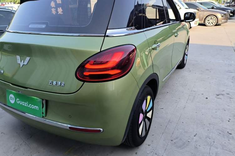 Used Wuling Bingo 2023 333 km Lingxi Connected+ Version Right Rear Taillight