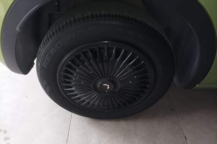 Used Wuling Bingo 2023 333 km Lingxi Connected+ Version Right Rear Wheel Hub