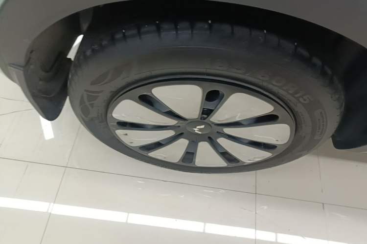 Used Wuling Bingo 2023 410 km Lingxi Deluxe Edition Right Rear Wheel Hub