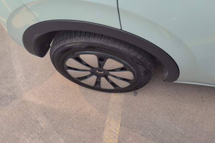 Used Wuling Bingo 2023 333km Enjoy+ Version Right Rear Wheel Hub