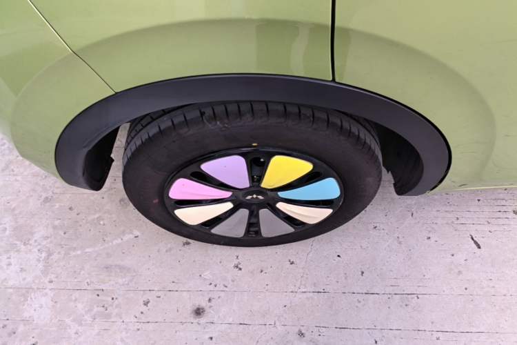 Used Wuling Bingo 2023 333 km Lingxi Connected+ Version Right Rear Wheel Hub