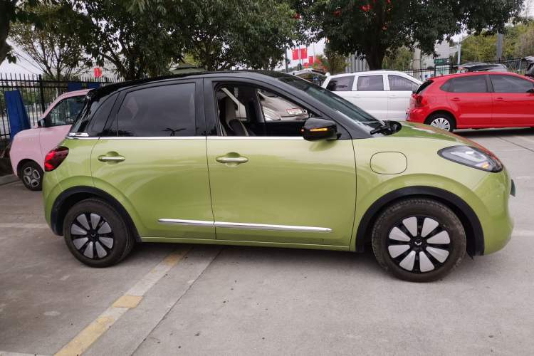 Used Wuling Bingo 2023 333 km Lingxi Connected Version Right Side