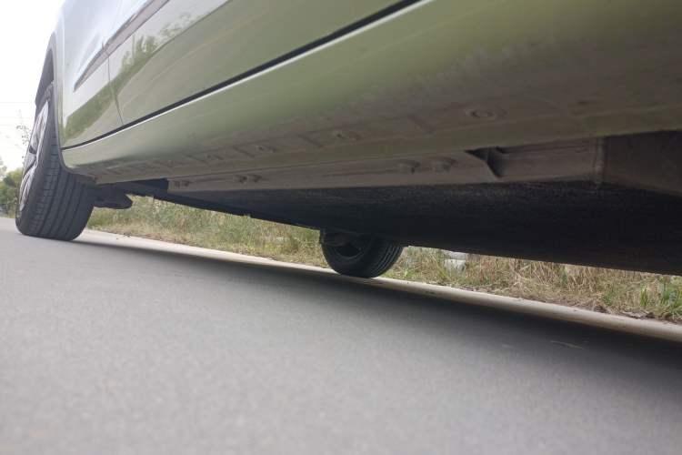 Used Wuling Bingo 2023 333 km Lingxi Connected Version Right Side Sill