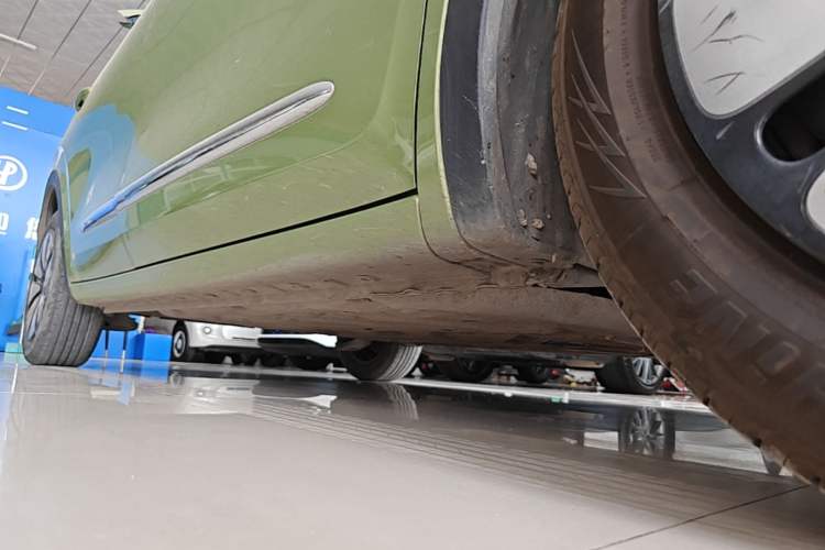Used Wuling Bingo 2023 333 km Lingxi Connected Version Right Side Sill