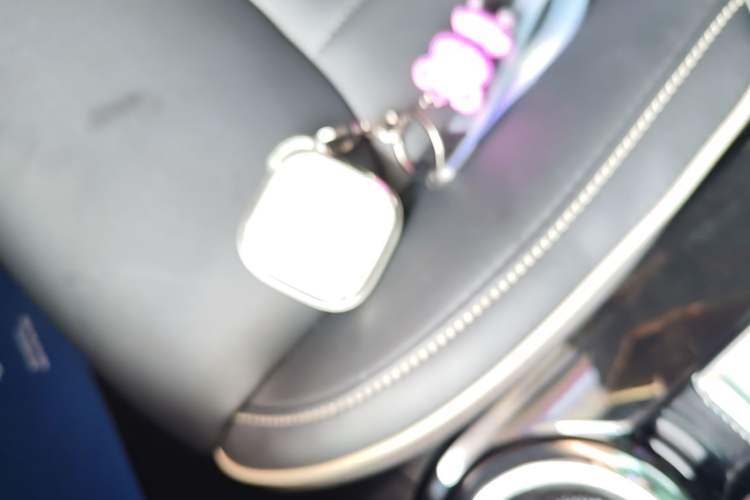 Used Wuling Bingo 2023 333 km Lingxi Connected Version Vehicle Key