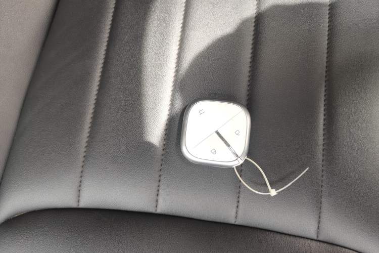 Used Wuling Bingo 2023 333 km Lingxi Connected Version Vehicle Key