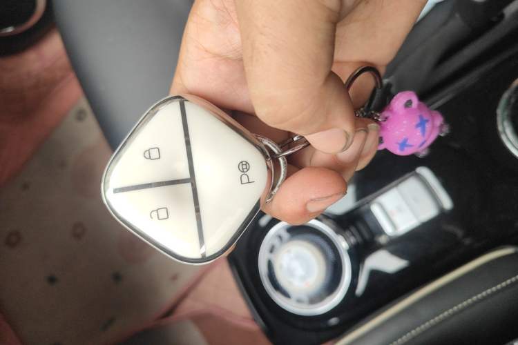 Used Wuling Bingo 2023 333 km Lingxi Connected Version Vehicle Key