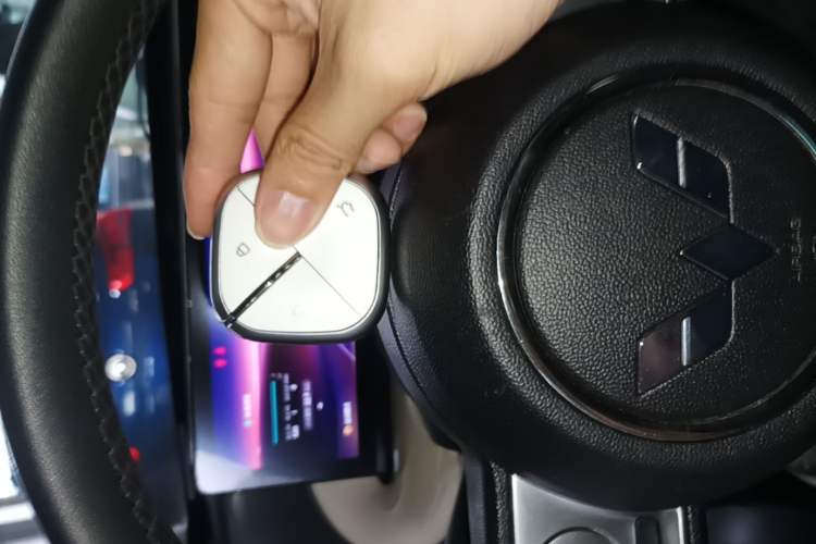 Used Wuling Bingo 2023 333 km Lingxi Connected+ Version Vehicle Key