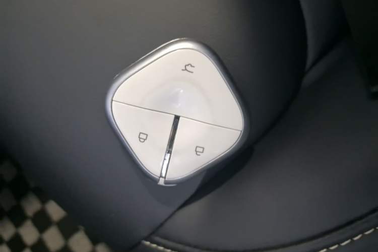 Used Wuling Bingo 2023 333 km Lingxi Connected Version Vehicle Key