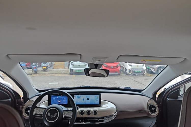 Used Wuling Bingo 2023 333 km Enjoyment Version Headliner
